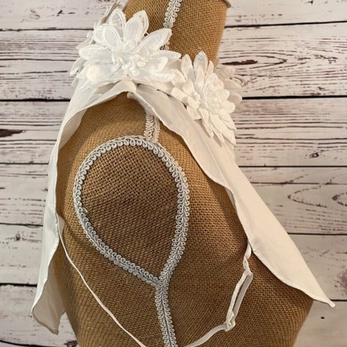 Faux Collar White Flower Detail