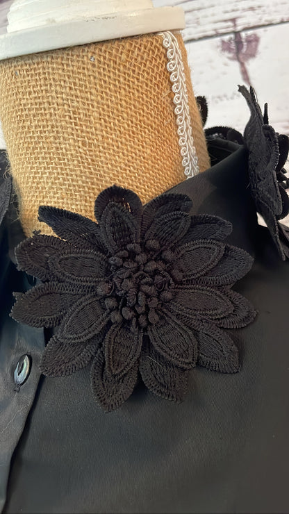 Faux Collar Black Flower detail